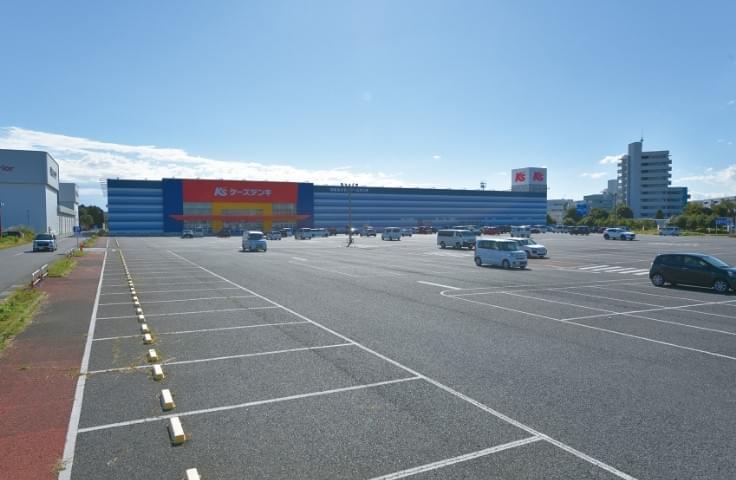 A photo of a huge car park at a K’s Denki